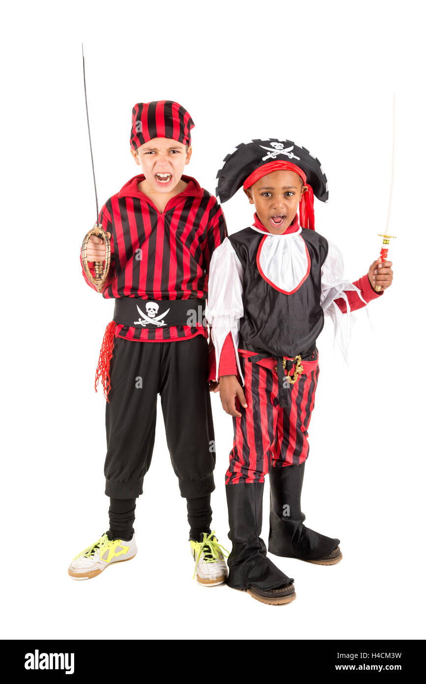Les jeunes garçons en costumes pirate pour Halloween Banque D'Images