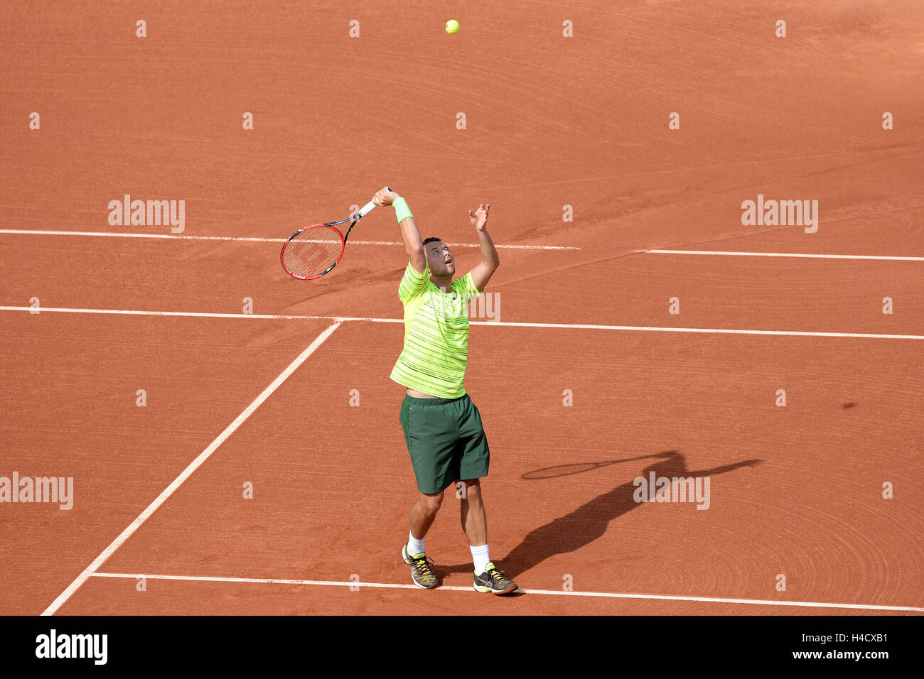 Barcelone - APR 24 : Igor Andreev (joueuse de tennis) célèbre une victoire à l'Open de Barcelone ATP Banc Sabad Banque D'Images