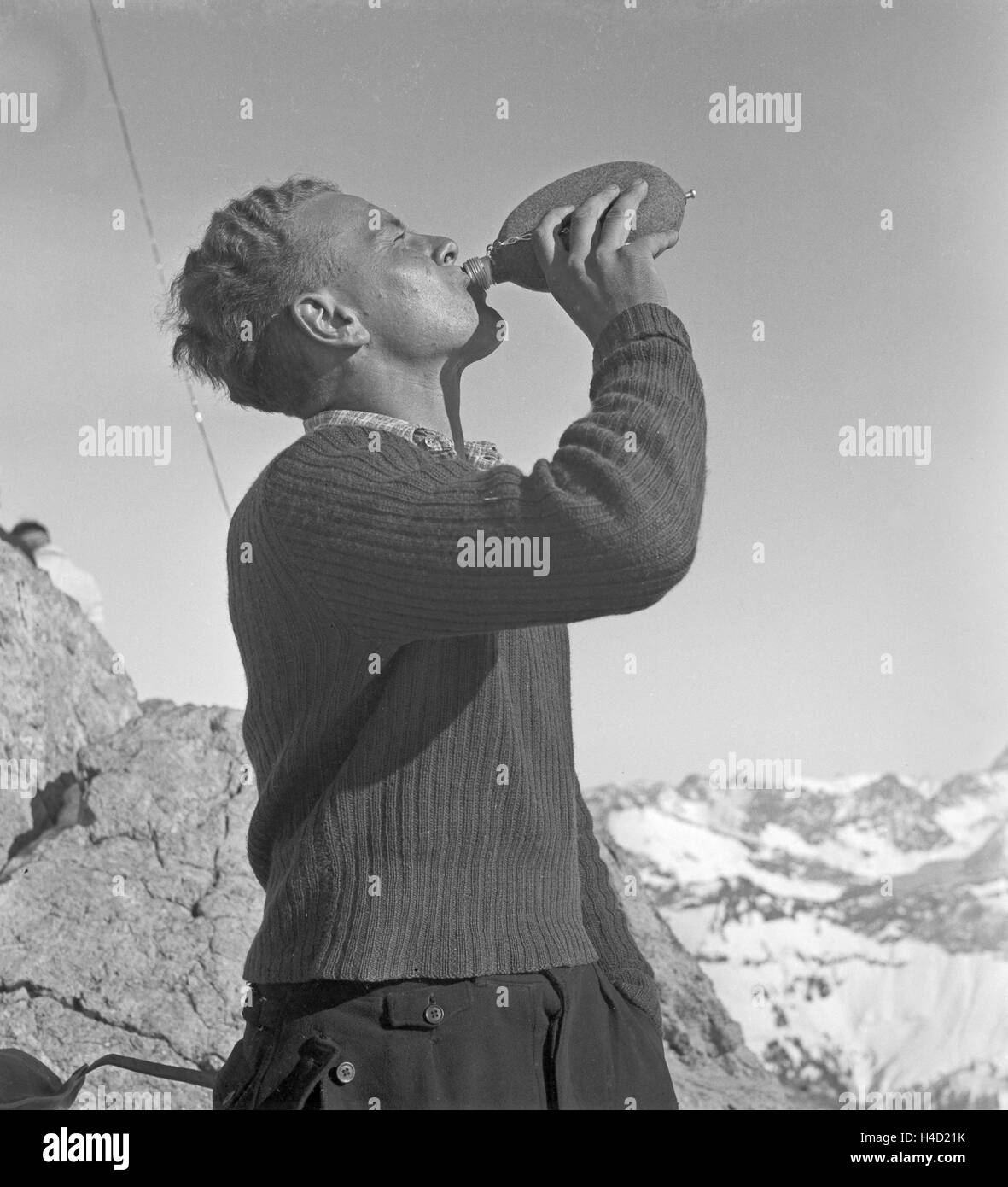 Ein Ausflug à ein Skigebiet in Bayern, Deutsches Reich 1930er Jahre. Un voyage d'une région de ski en Bavière, Allemagne, 1930. Banque D'Images