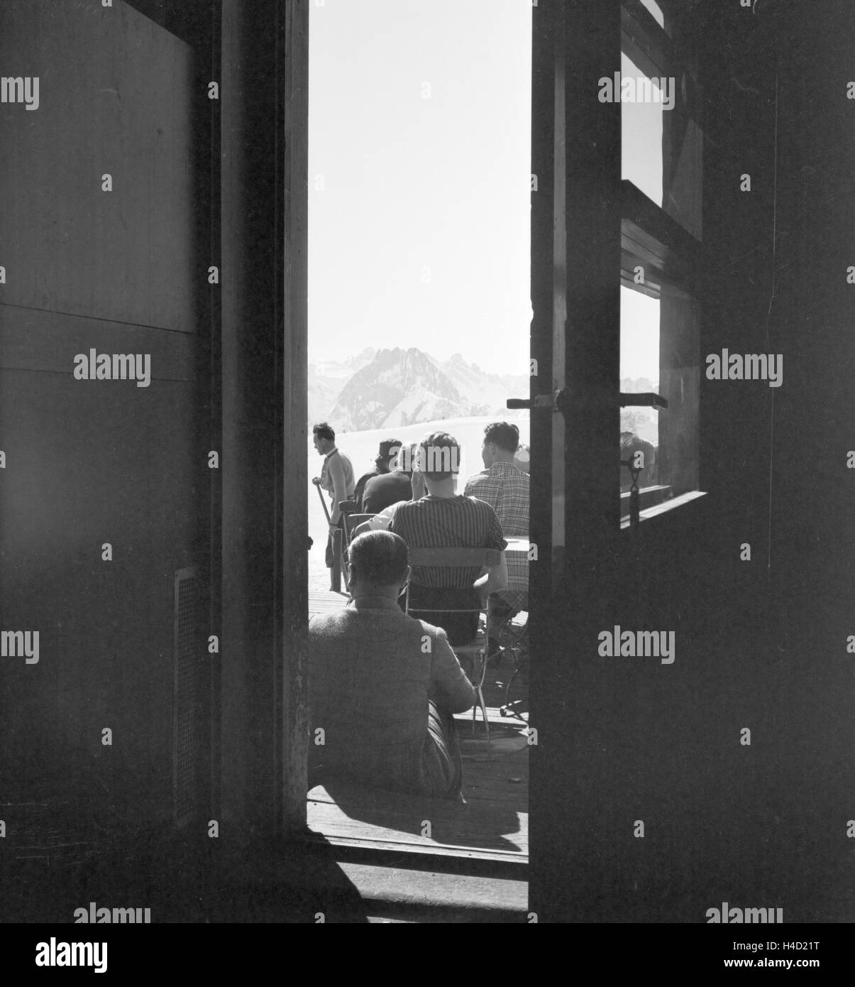 Ein Ausflug à ein Skigebiet in Bayern, Deutsches Reich 1930er Jahre. Un voyage d'une région de ski en Bavière, Allemagne, 1930. Banque D'Images