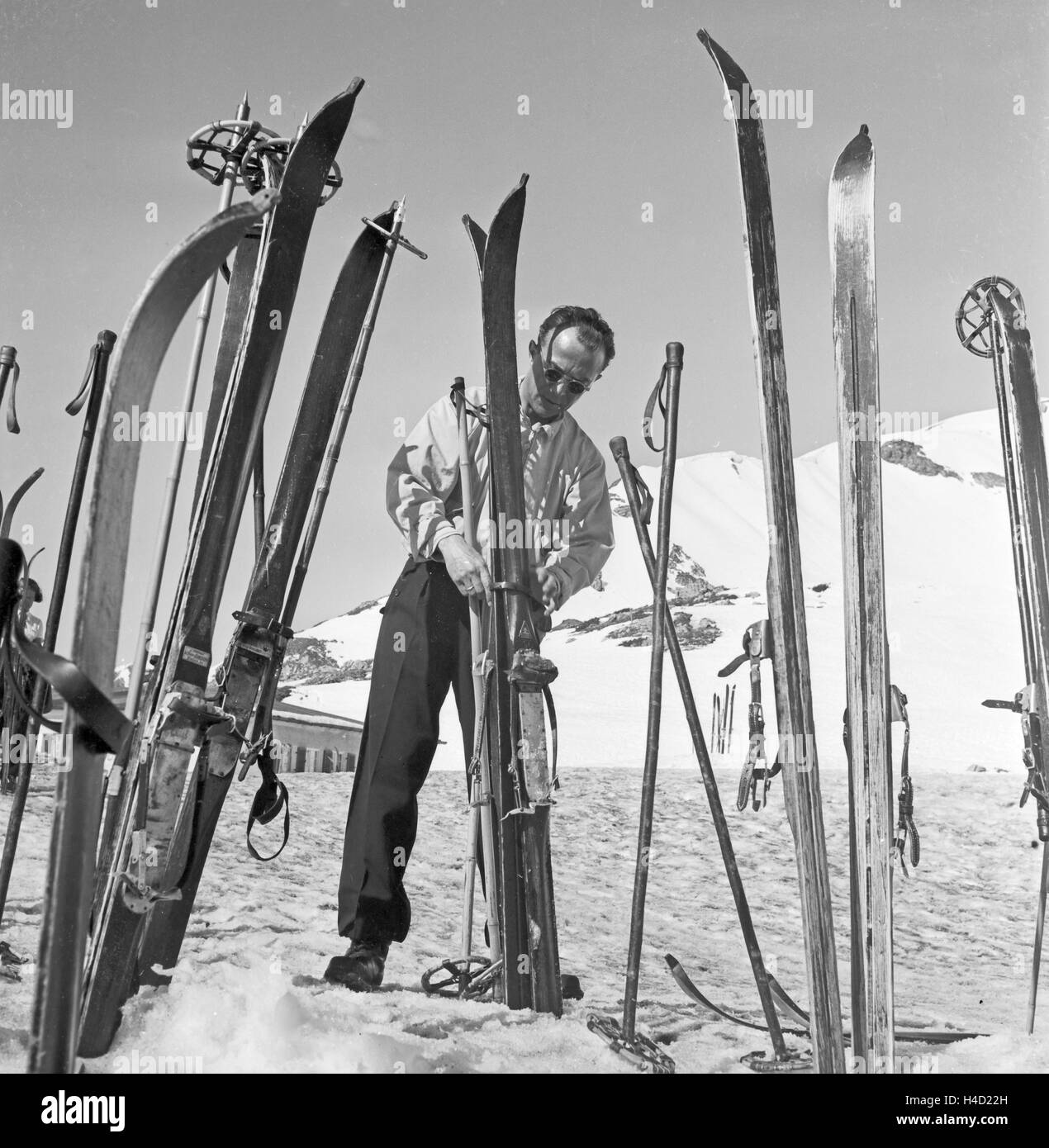 Ein Ausflug à ein Skigebiet in Bayern, Deutsches Reich 1930er Jahre. Un voyage d'une région de ski en Bavière , Allemagne 1930. Banque D'Images