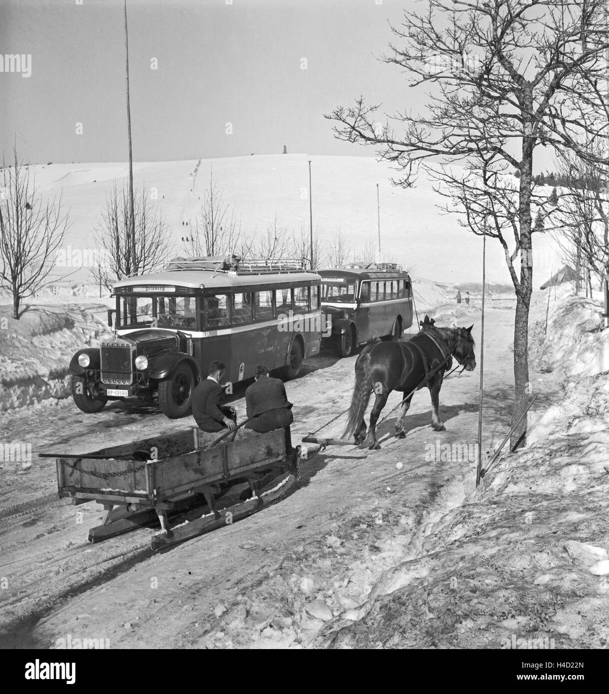 Skigebiet am Feldberg im Schwarzwald, Deutsches Reich 1930er Jahre. Région de ski au Mont Feldberg en Forêt-Noire, Allemagne 1930. Banque D'Images