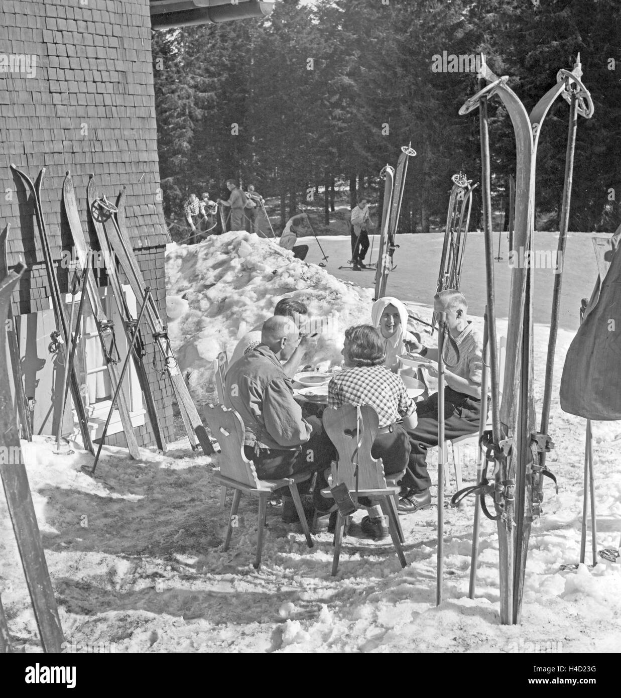 Skigebiet am Feldberg im Schwarzwald, Deutsches Reich 1930er Jahre. Région de ski au Mont Feldberg en Forêt-Noire, Allemagne 1930. Banque D'Images
