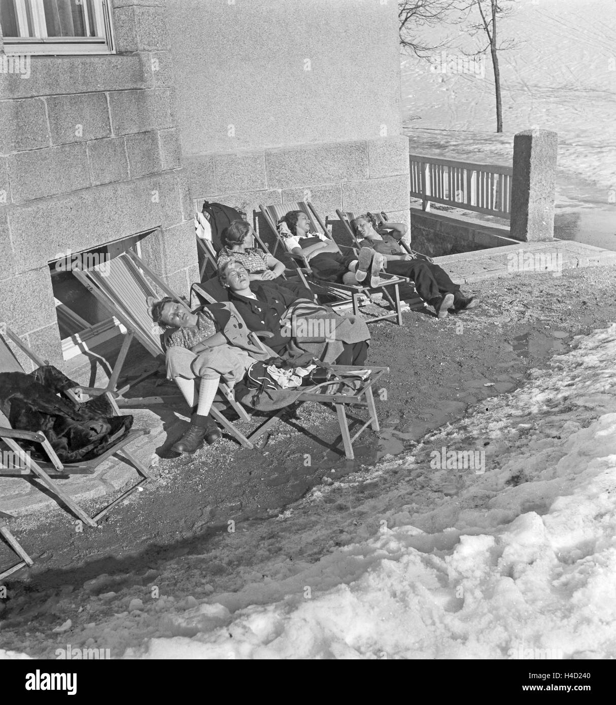 Skigebiet am Feldberg im Schwarzwald, Deutsches Reich 1930er Jahre. Région de ski au Mont Feldberg en Forêt-Noire, Allemagne 1930. Banque D'Images