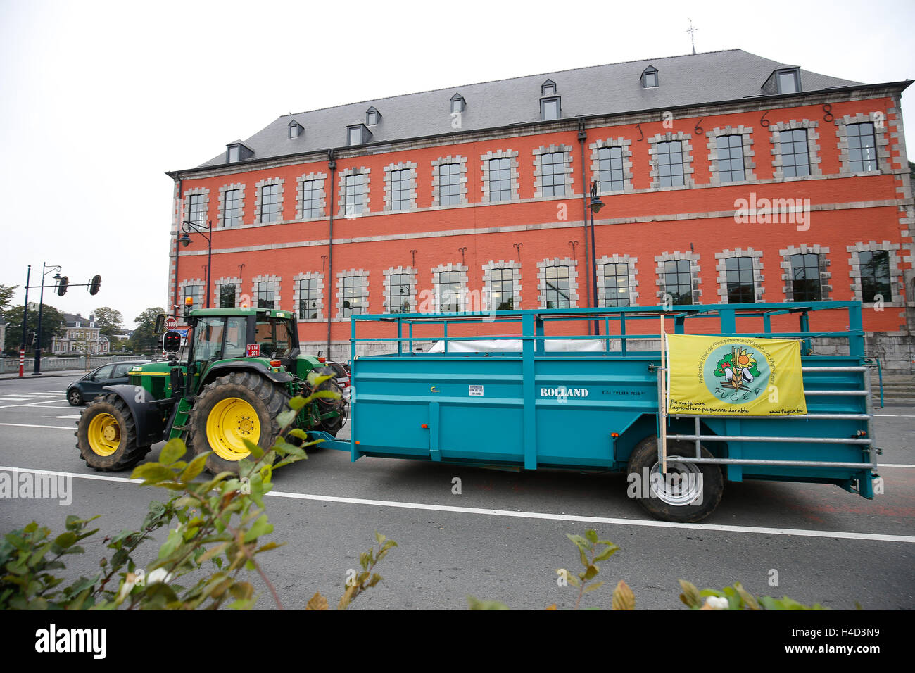 L'illustration montre un FUGEA, fédération des éleveurs et agriculteurs l'action en amont d'une session plénière du Parlement Wallon à Namur, le vendredi 14 octobre 2016. BELGA PHOTO : BRUNO FAHY Banque D'Images