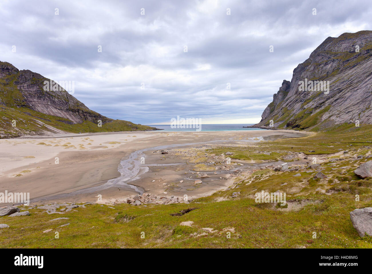Plage, sable, Mer, montagnes, Bunes, Moskenesoya, Lofoten, dans le nord du pays, la Norvège, Europe Banque D'Images