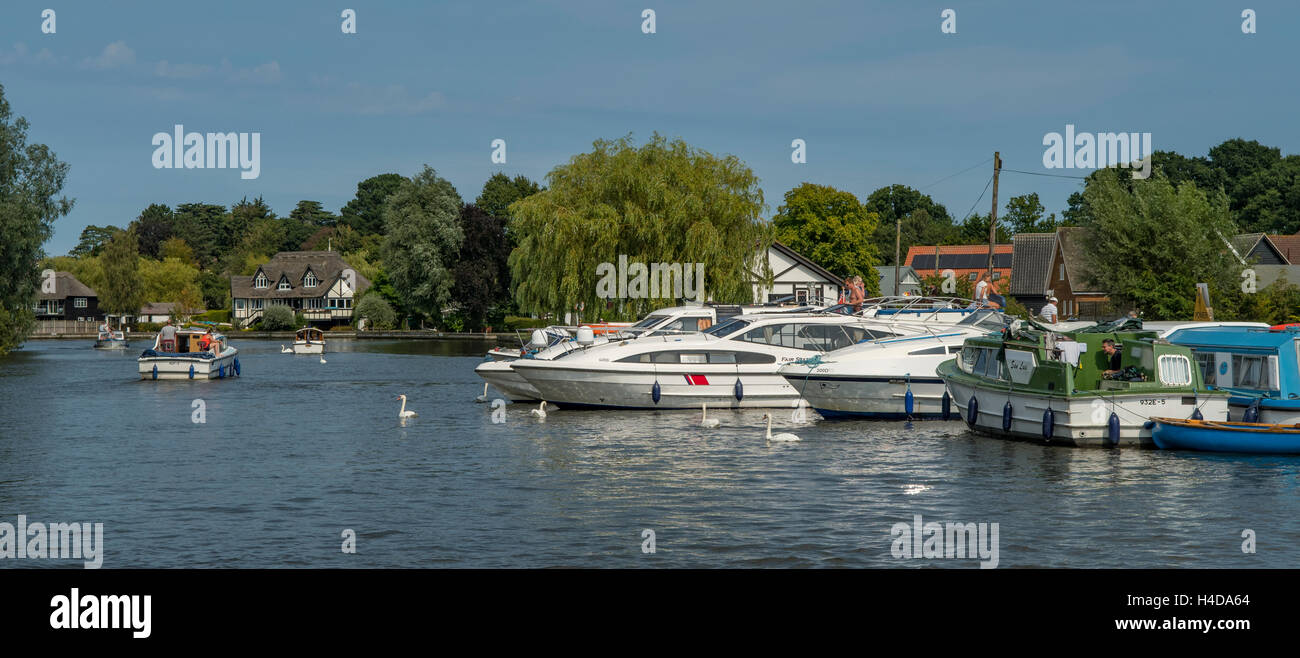 Rivière Bure, Horning Panorama, Norfolk, Angleterre Banque D'Images