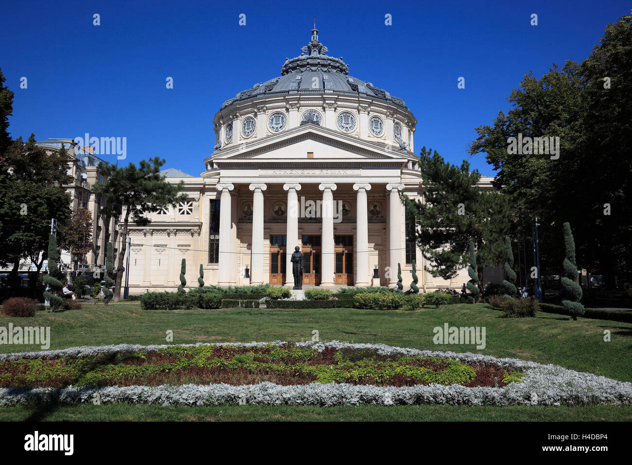 L'Athenaeum, Bukarester autour. Ateneul Român, se dresse dans la capitale roumaine Bucarest, Roumanie Banque D'Images