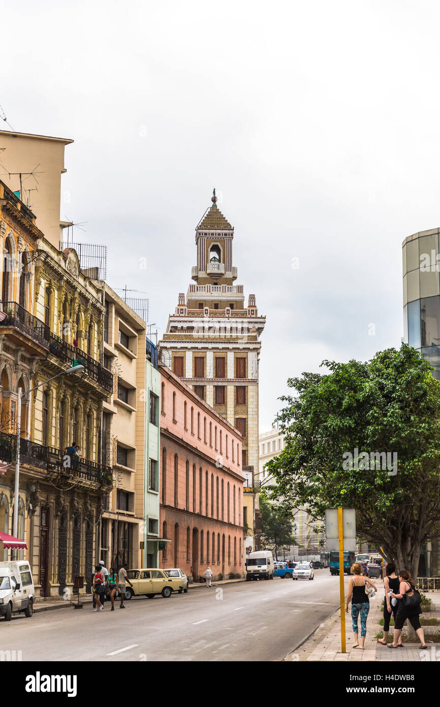 Bacardi Building, rue de la vieille ville, centre de La Havane, La Havane, Cuba, la République de Cuba, les Antilles, les Caraïbes Banque D'Images