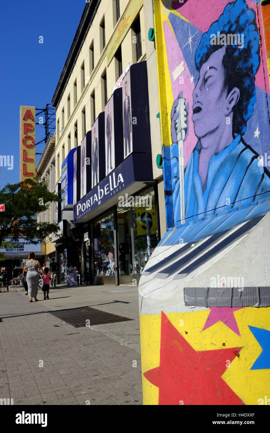 Peinture murale sur la rue 125e rue avec le signe de l'Apollo Theatre de l'arrière-plan.Harlem, New York City, USA Banque D'Images