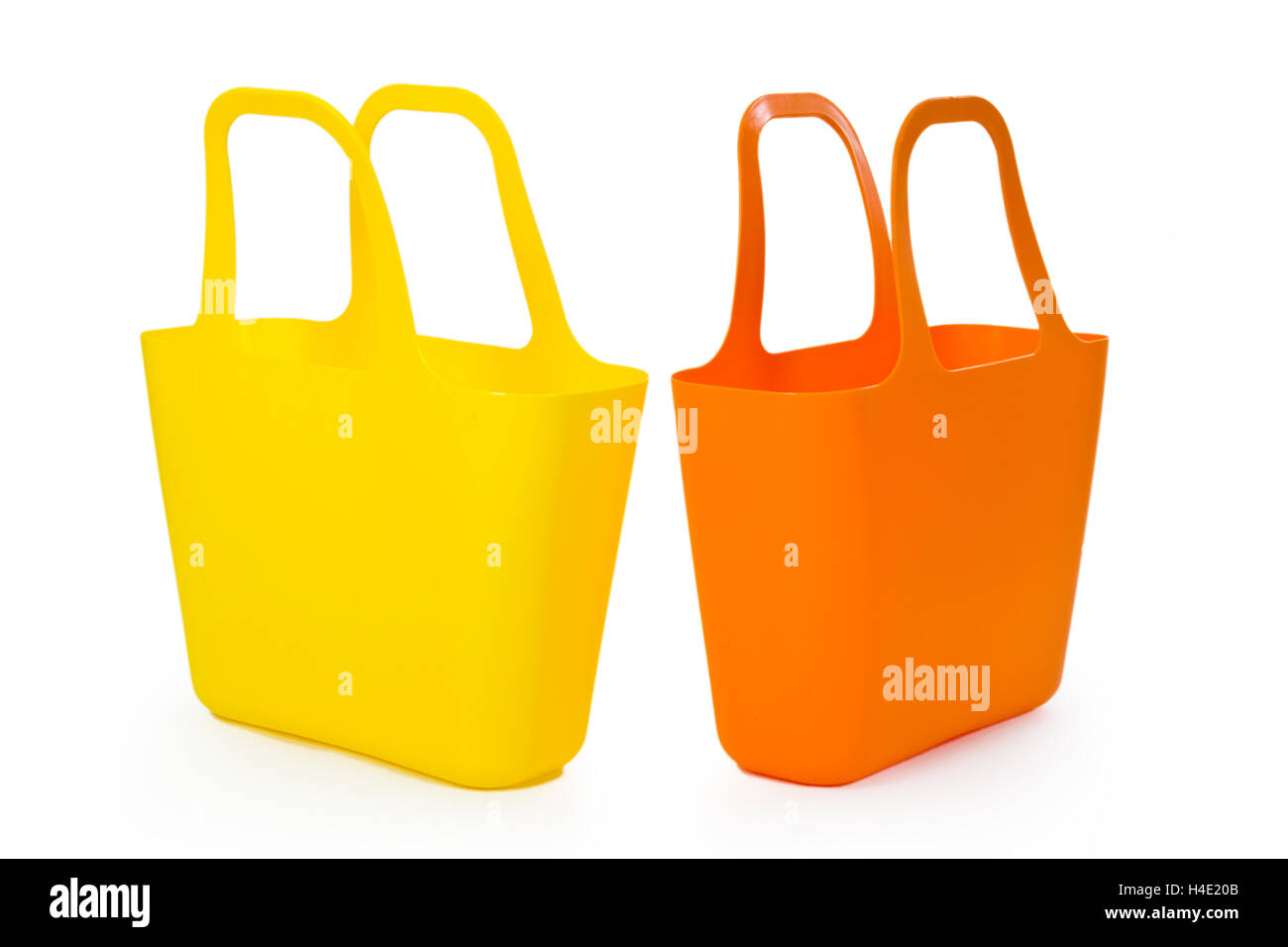 Grand panier. Isolé sur fond blanc. Banque D'Images