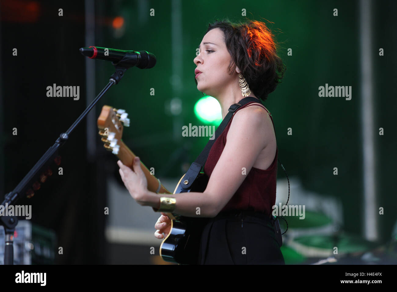 Natalia Lafourcade effectue au désert Neon Music Festival le 29 mai 2016 à El Paso, au Texas. Banque D'Images