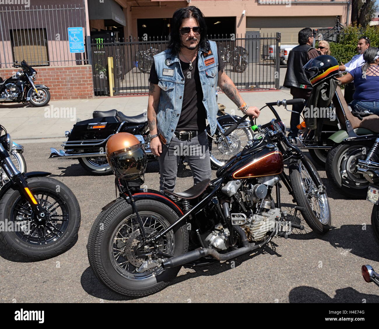 Gilby Clarke au 'Ssur d'Anarchie' Inscrivez-vous le 2e Rapport annuel 'Ride pour Ronnie' pour l'oid Cancer Fund à Harley Davidson de Glendale à Glendale en Californie le 22 mai 2016 Banque D'Images