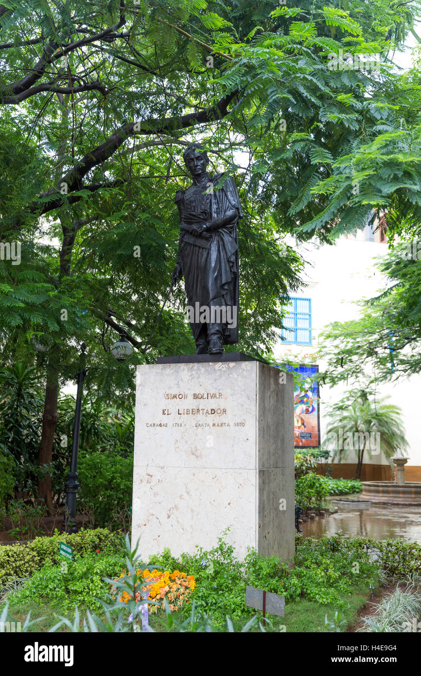 Statue Simon Bolivar, cuillère à soupe Libertador, combattant pour l'indépendance, héros national, vieille ville historique de La Havane, Habana Vieja, Cuba, les Grandes Antilles, dans les Caraïbes, en Amérique centrale, l'Amérique, Banque D'Images