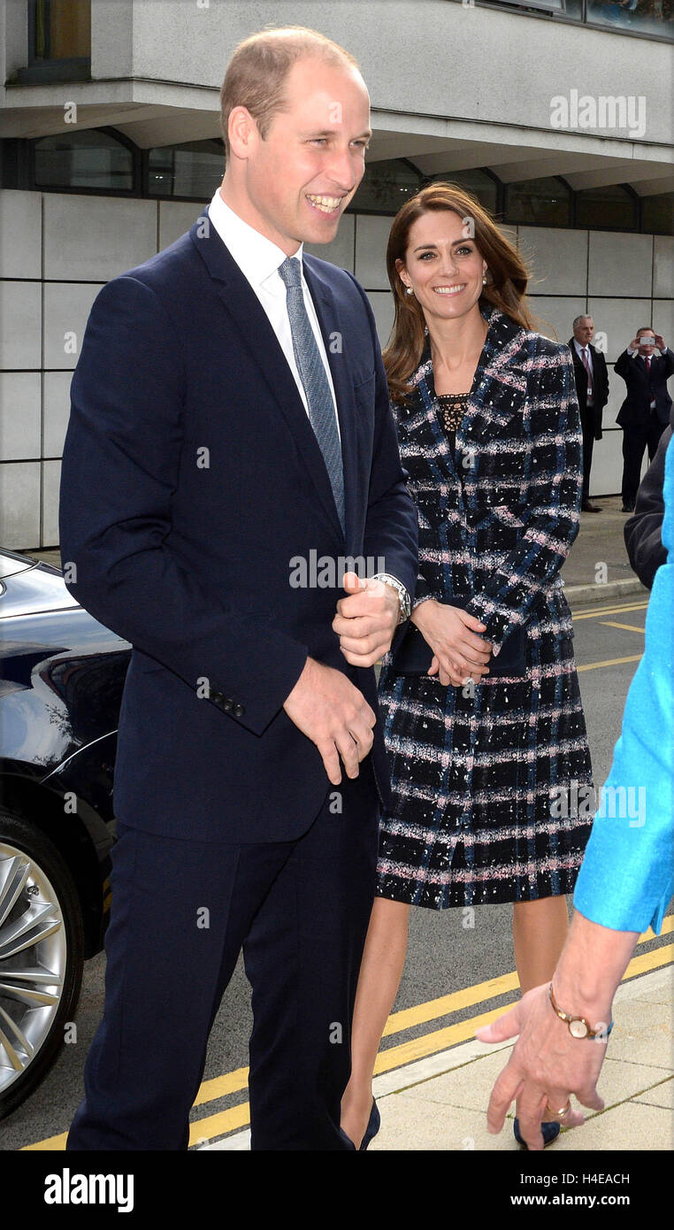 Le duc et la duchesse de Cambridge arrivent à l'Université de Manchester pour afficher l'Institut National de graphène au cours d'une journée de combats à Manchester. Banque D'Images