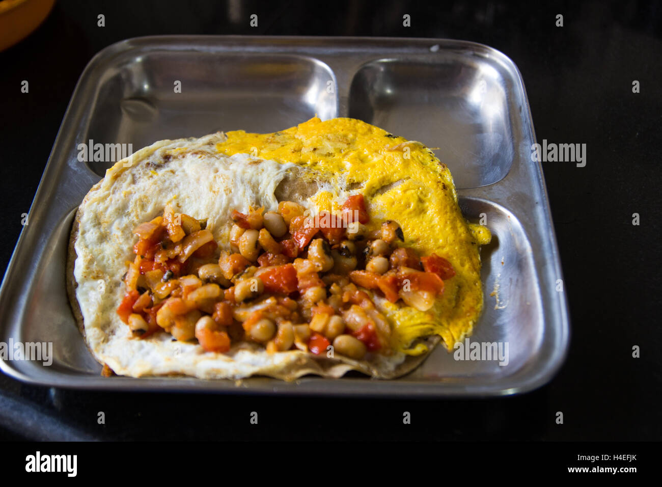 Chapati haricots et les Indiens les délicieux petit déjeuner Banque D'Images