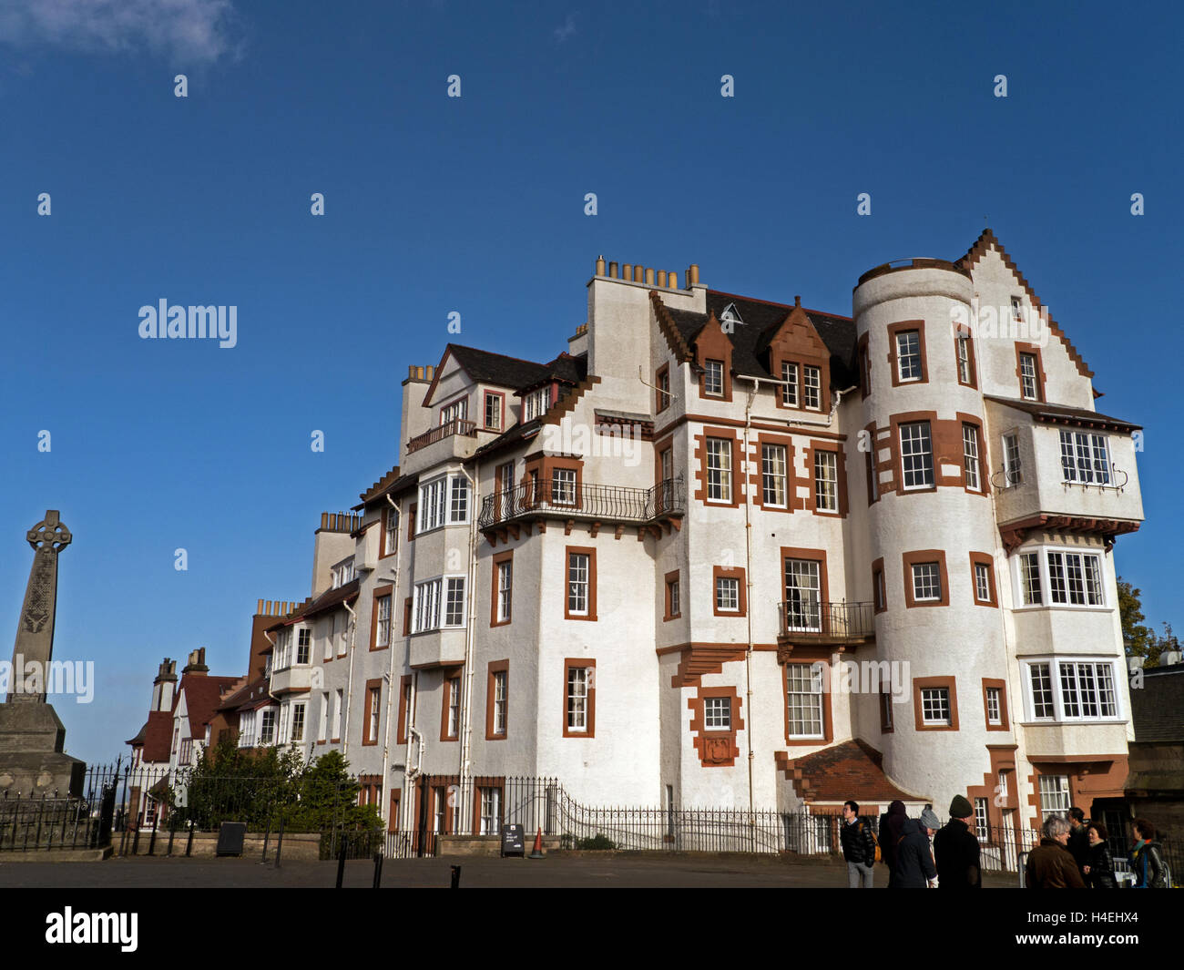 À proximité de l'architecture écossaise historique Esplanade du Château d'Édimbourg, Castlehill, Vieille Ville, Édimbourg, Écosse, Royaume-Uni Banque D'Images