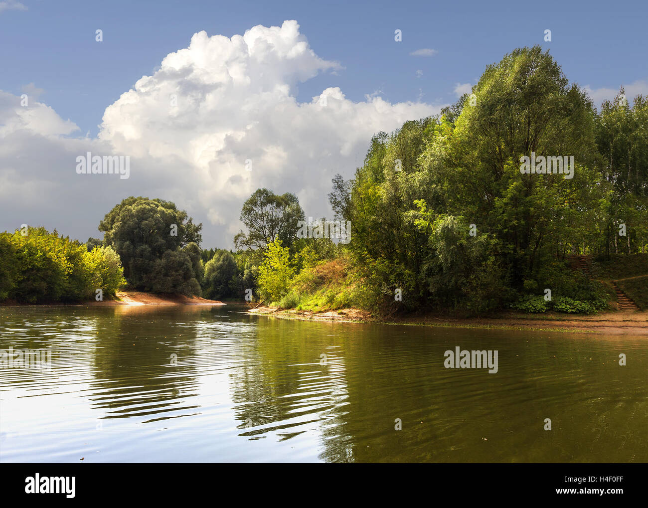 Près de la rivière Kazanka lacs bleus. Kazan, Tatarstan, en Russie.(2) Banque D'Images