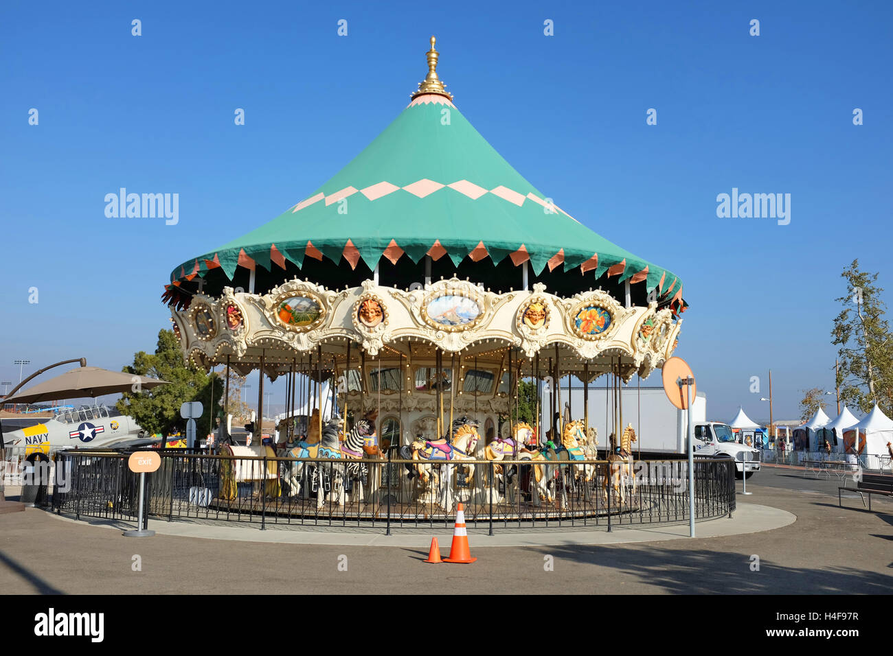 IRVINE, CA - le 14 octobre 2016 : The Orange County Great Park Carousel Ride. Le carrousel ride est l'une des deux attractions actuel un Banque D'Images