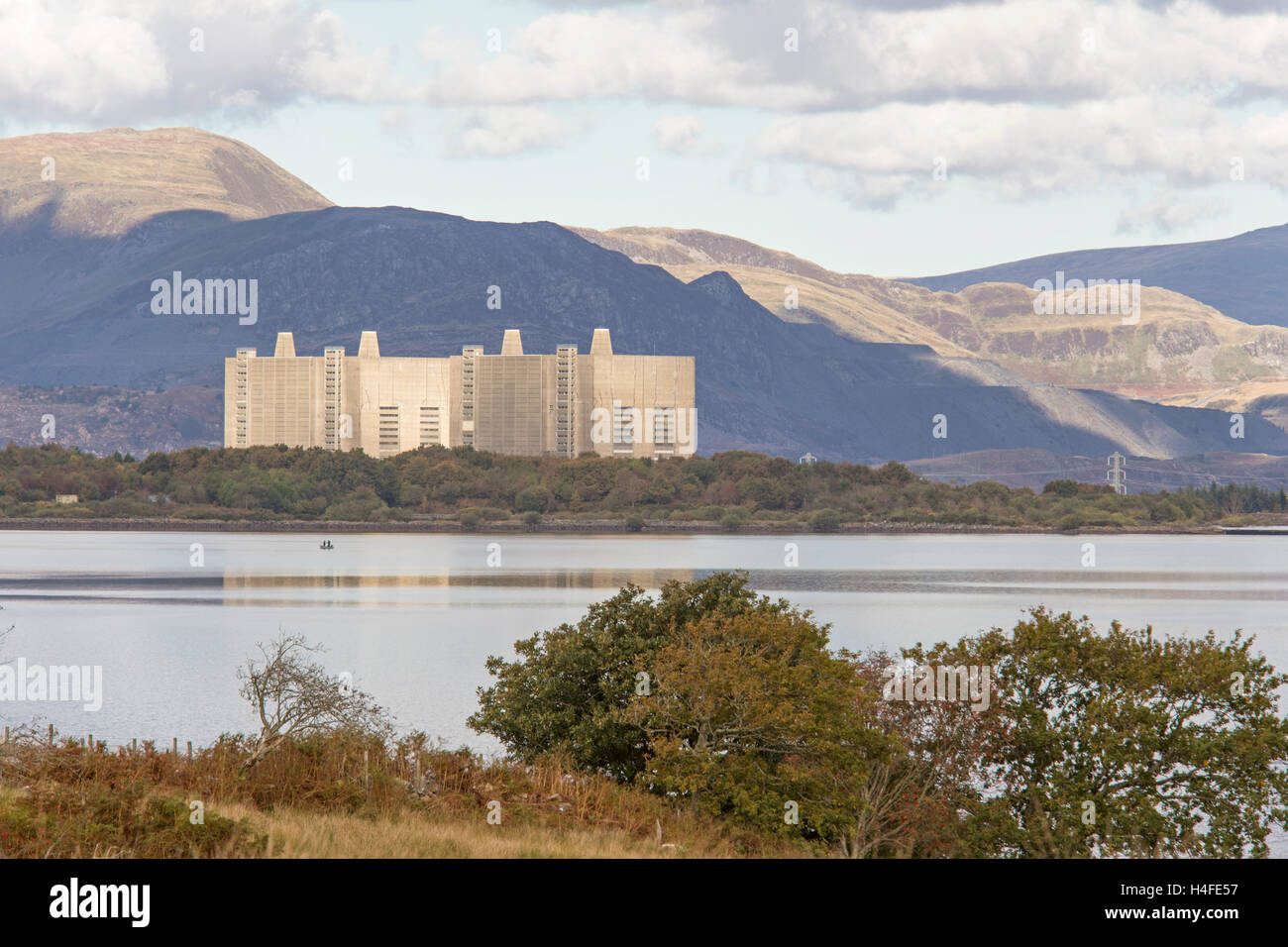 La centrale nucléaire de Trawsfynydd déclassés, Parc National de Snowdonia, Gwynedd, Pays de Galles. Banque D'Images