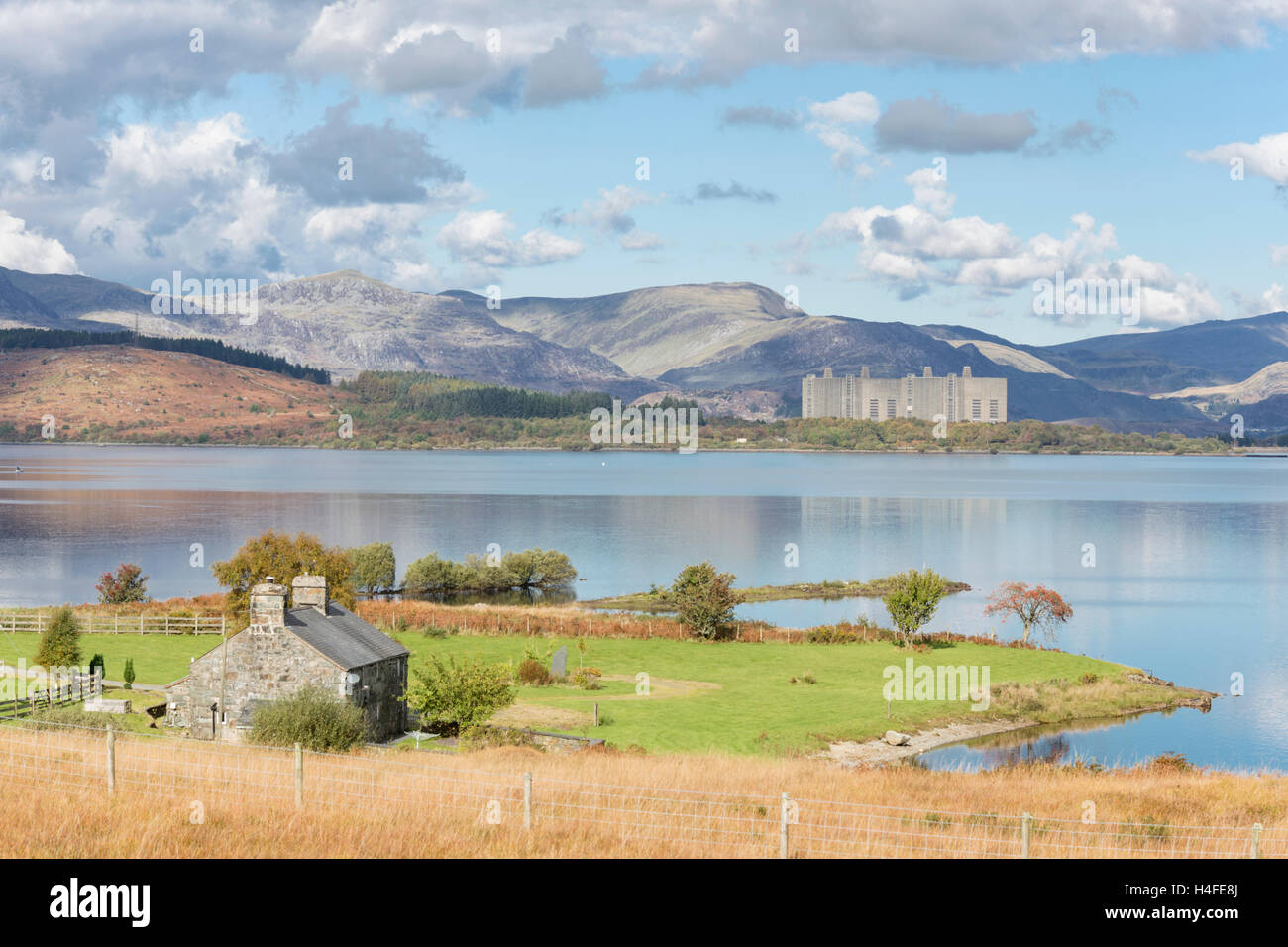 La centrale nucléaire de Trawsfynydd déclassés, Parc National de Snowdonia, Gwynedd, Pays de Galles. Banque D'Images