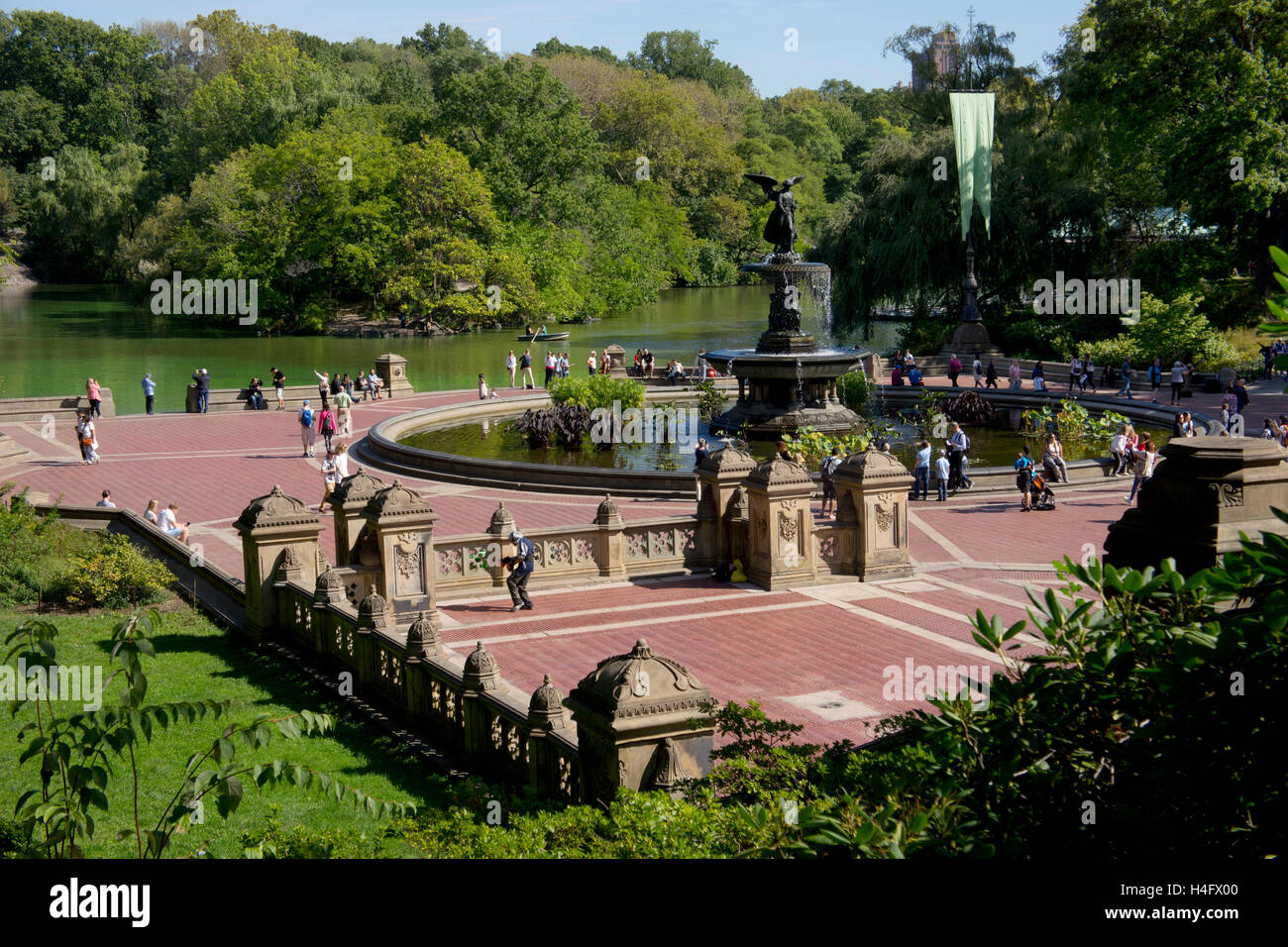Ange des eaux fontaine à terrasse Bethesda dans Central Park. Manhattan, New York. Banque D'Images