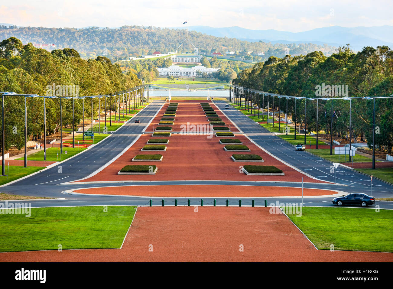 Anzac Parade, Canberra, Australie, de l'Australian War Memorial à La Maison du Parlement Banque D'Images