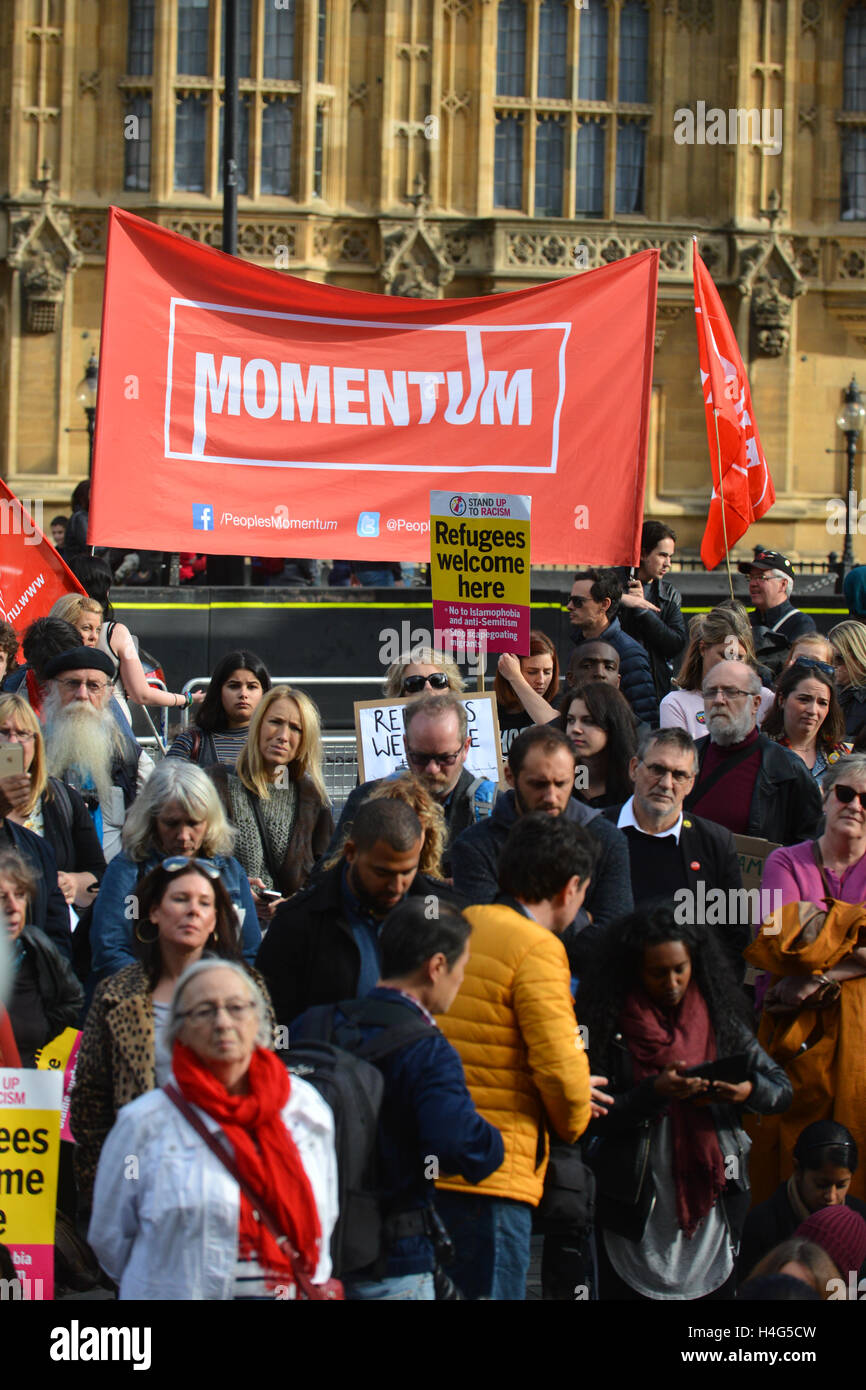 Westminster, London, UK. 15 octobre 2016. Les manifestants à l'appui de l'Calais réfugiés rassemblement à Westminster. © Matthieu Chattle Banque D'Images