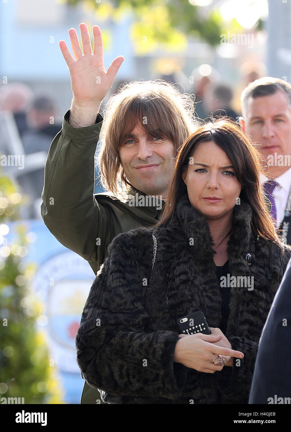 Petite amie debbie gwyther arrive au stade etihad Banque de photographies et d’images à haute