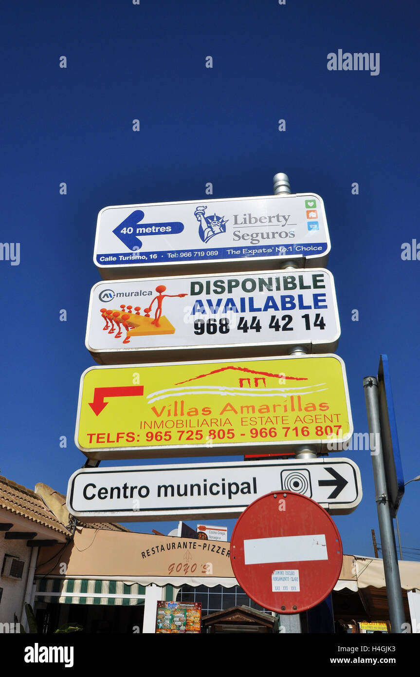 Villas Amarillas sont l'un d'un certain nombre d'agents immobiliers espagnol et les ventes de sociétés offrant des services à leurs clients étrangers Banque D'Images