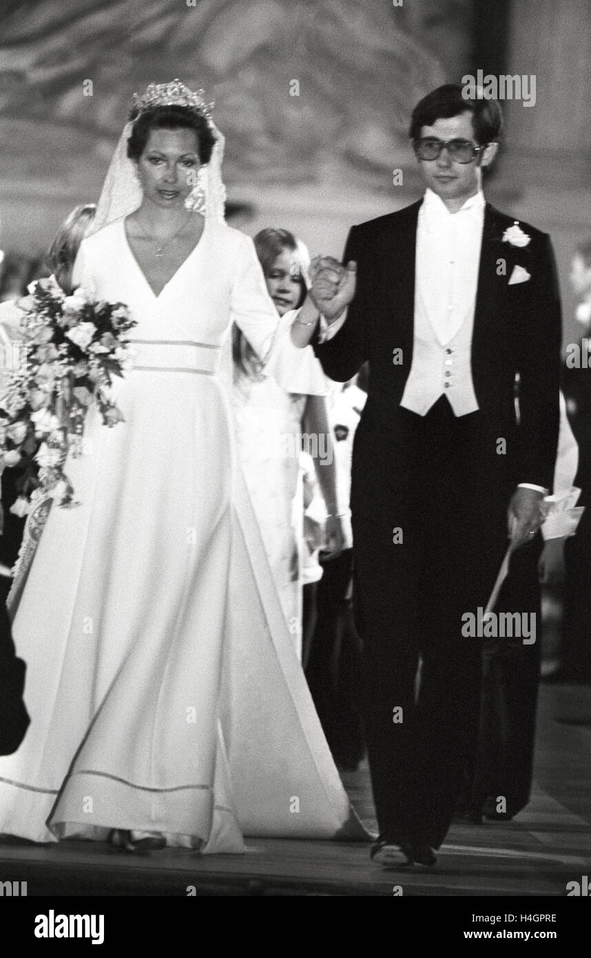 La princesse Christina et Tord Magnusson quitte l'église du château après la cérémonie du mariage 1974 Banque D'Images