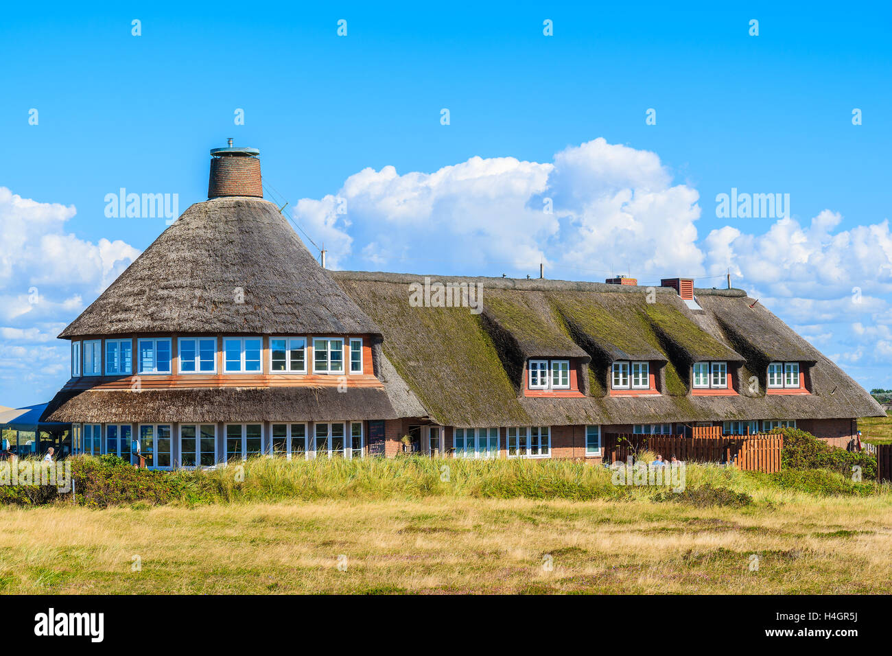 Guest house et restaurant typique au toit de chaume t à Kampen village sur la côte ouest de l'île de Sylt, Allemagne Banque D'Images