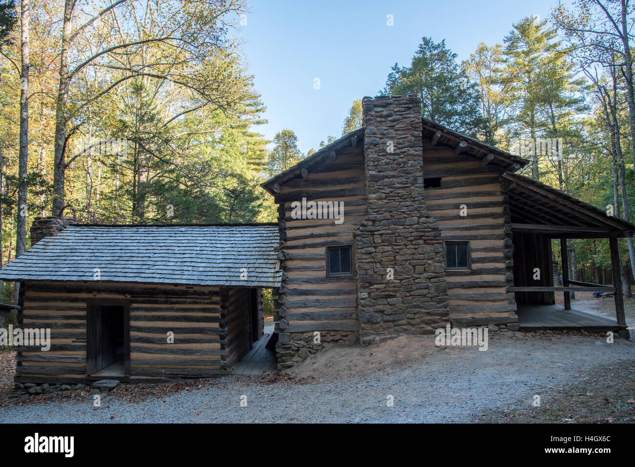 Old Pioneer sur Cabing à Cades Cove Smoky Mountains National Park Banque D'Images