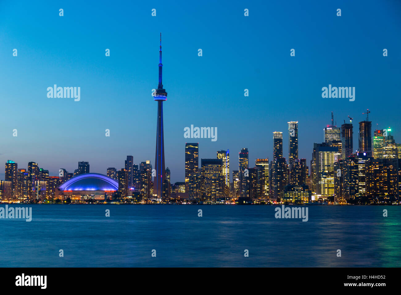 À partir de la ville de Toronto Toronto Island au coucher du soleil. Toronto Ontario Canada. Octobre 2016 Banque D'Images