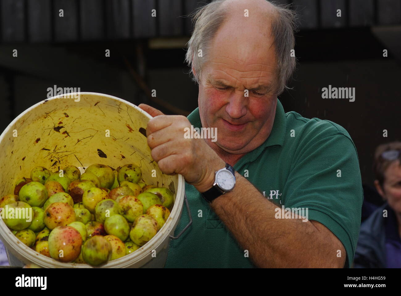 En appuyant sur le cidre, de démonstration Banque D'Images