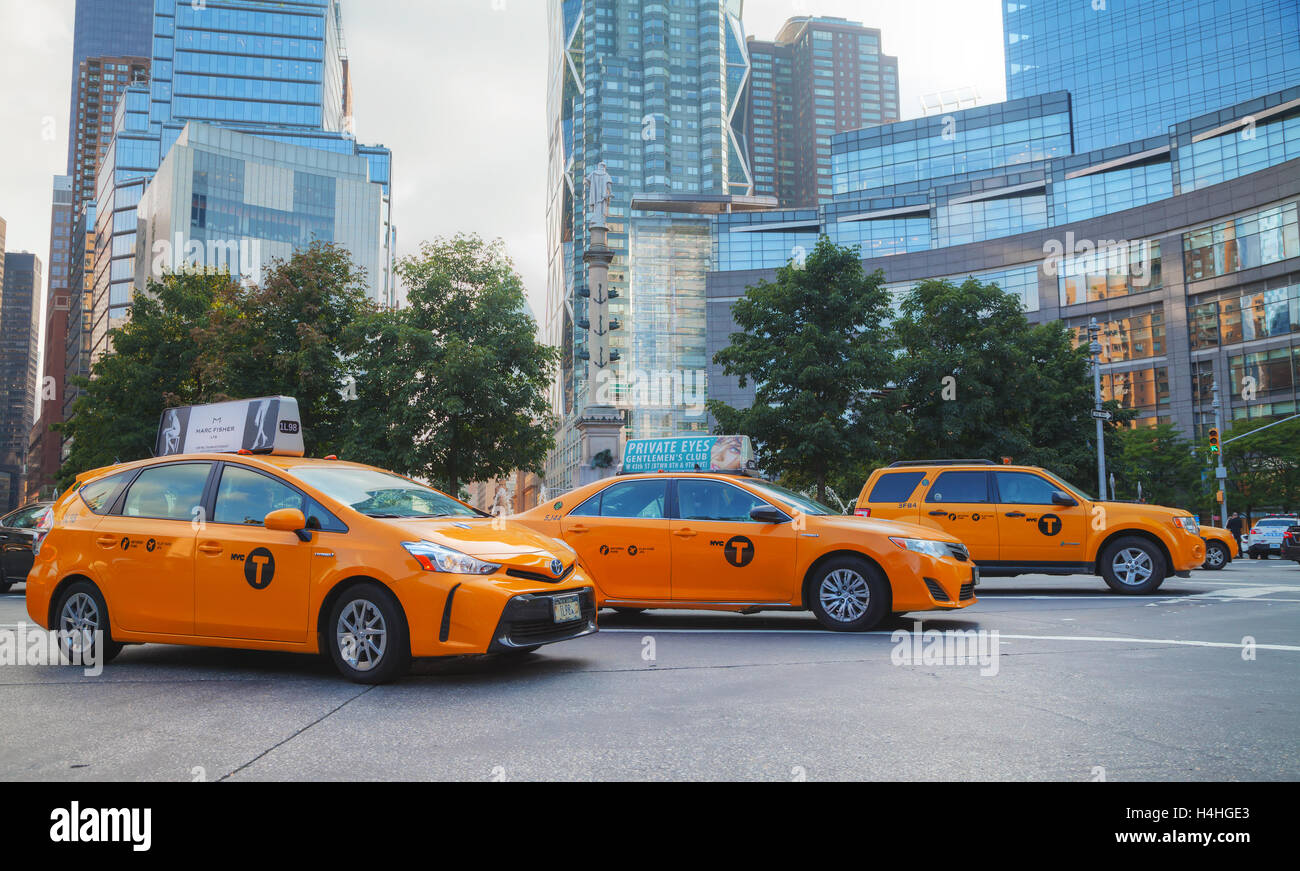 NEW YORK - 05 SEPTEMBRE : les taxis jaunes dans la matinée le 5 octobre 2015 à New York. Banque D'Images