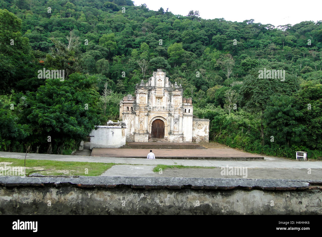 Antigua, Guatemala - 16 juin 2011 : Antigua Guatemala, ruines de l'église La Ermita de la Santa Cruz de ruines. Usage éditorial uniquement. Banque D'Images