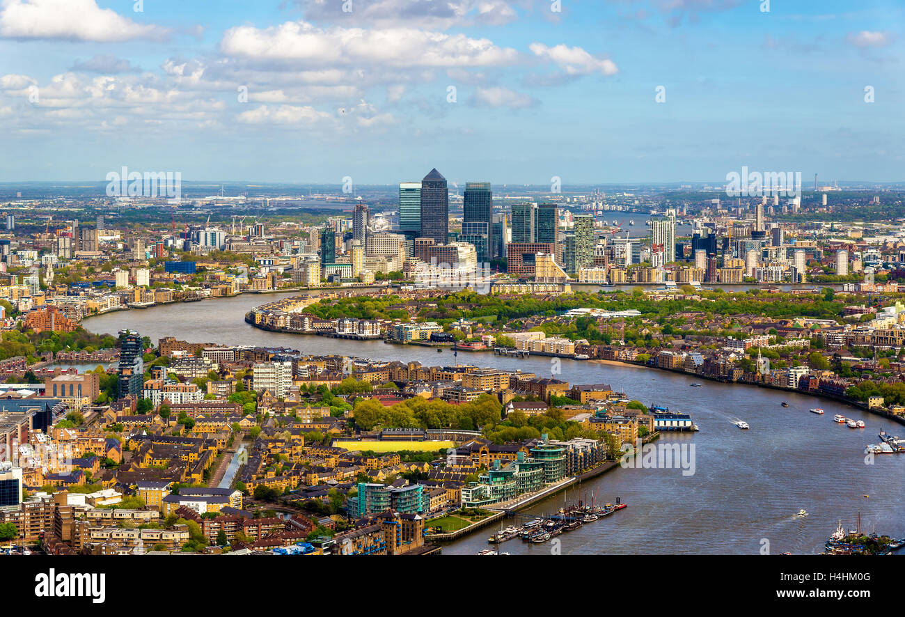 Vue sur la Tamise depuis le gratte-ciel Shard à Londres Banque D'Images