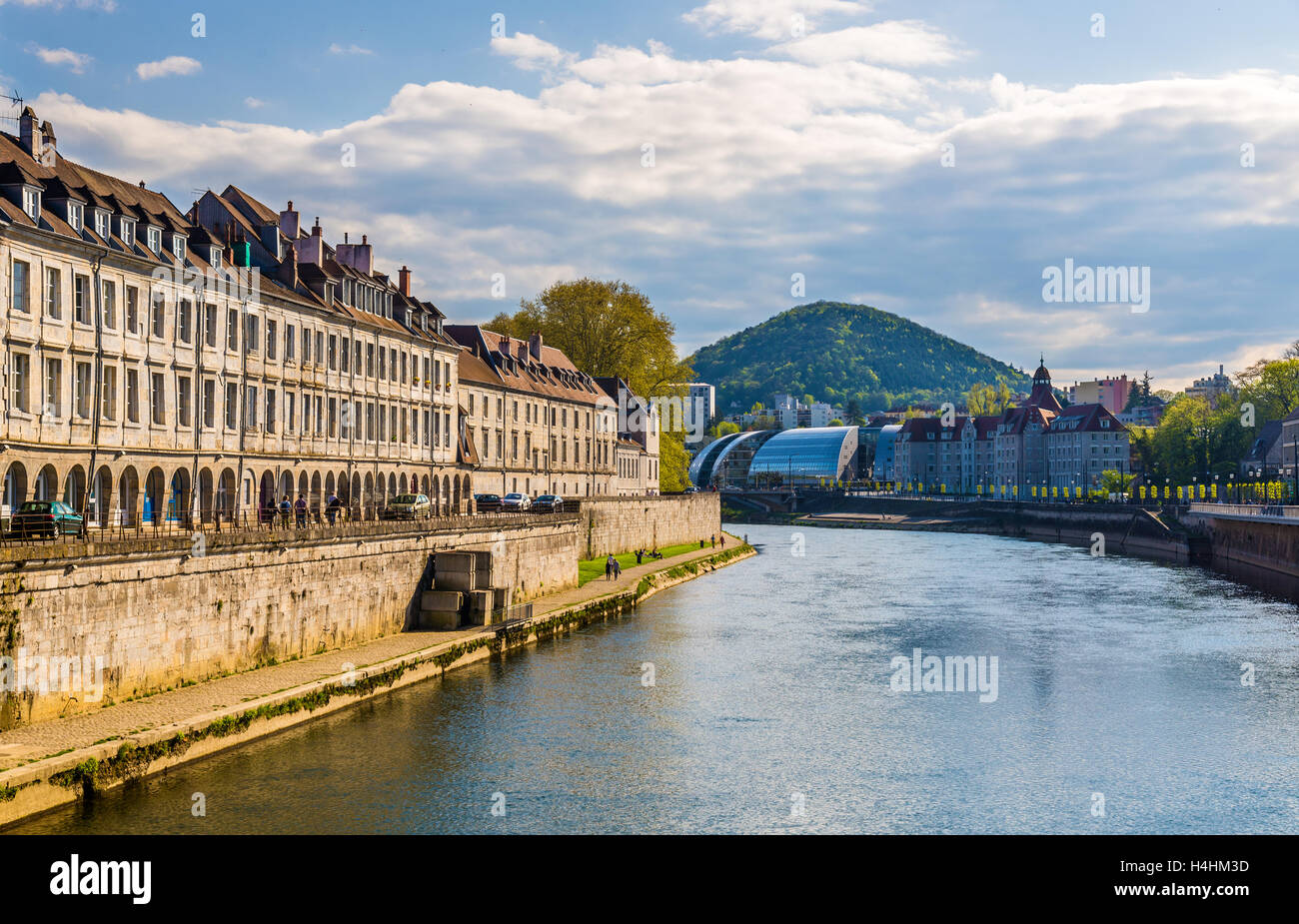 Vue de Besançon au fil du Doubs - France Banque D'Images