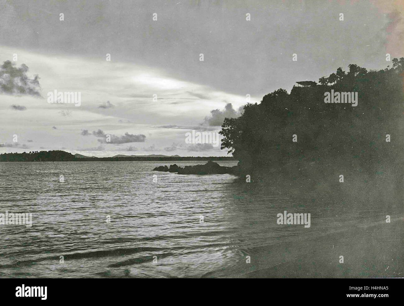 Siboya, coucher de soleil sur lac, Anonyme, 1900 - 1930 Banque D'Images