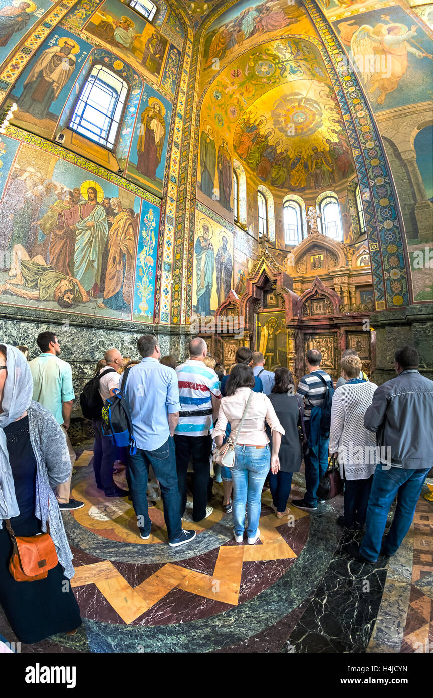 ST. PETERSBURG, Russie - le 14 juillet 2016 : l'intérieur de l'Eglise du Sauveur sur le Sang Versé. Monument monument architectural et t Banque D'Images