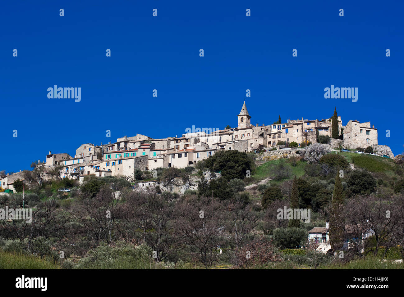 Montfort, village sur le haut de sa colline, Provence, France, Europe Banque D'Images