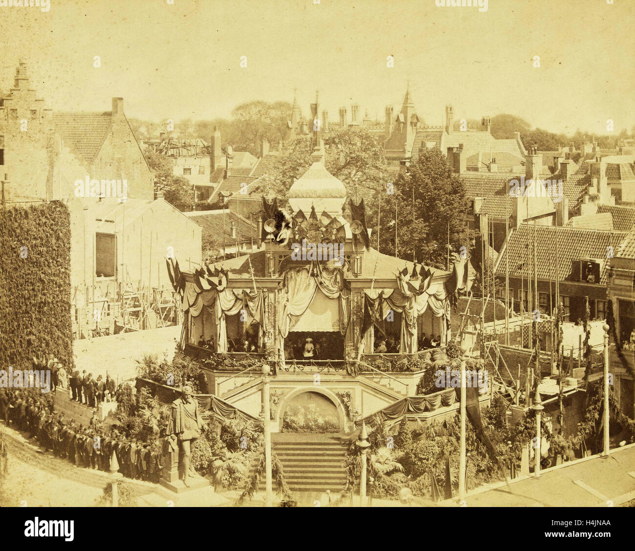 Vue d'une zone d'exposition ou d'une ville, avec Old Dutch maisons, avec la Princesse Wilhelmine, Henry Pauw van Wieldrecht, 1892 Banque D'Images