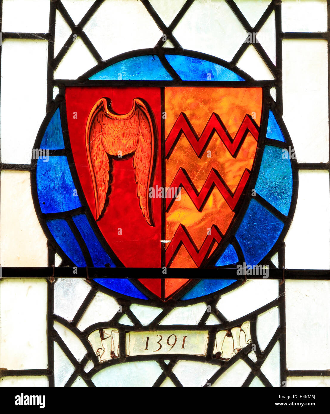 Stanhoe, Norfolk, armes de William Seymour de Hache Beauchamp, 1391 vitrail, cocarde, héraldique, bouclier héraldique Banque D'Images