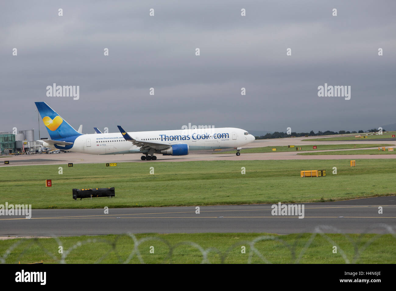 Boeing 767-300 exploité par Thomas Cook Airlines à l'aéroport de Manchester Ringways Banque D'Images