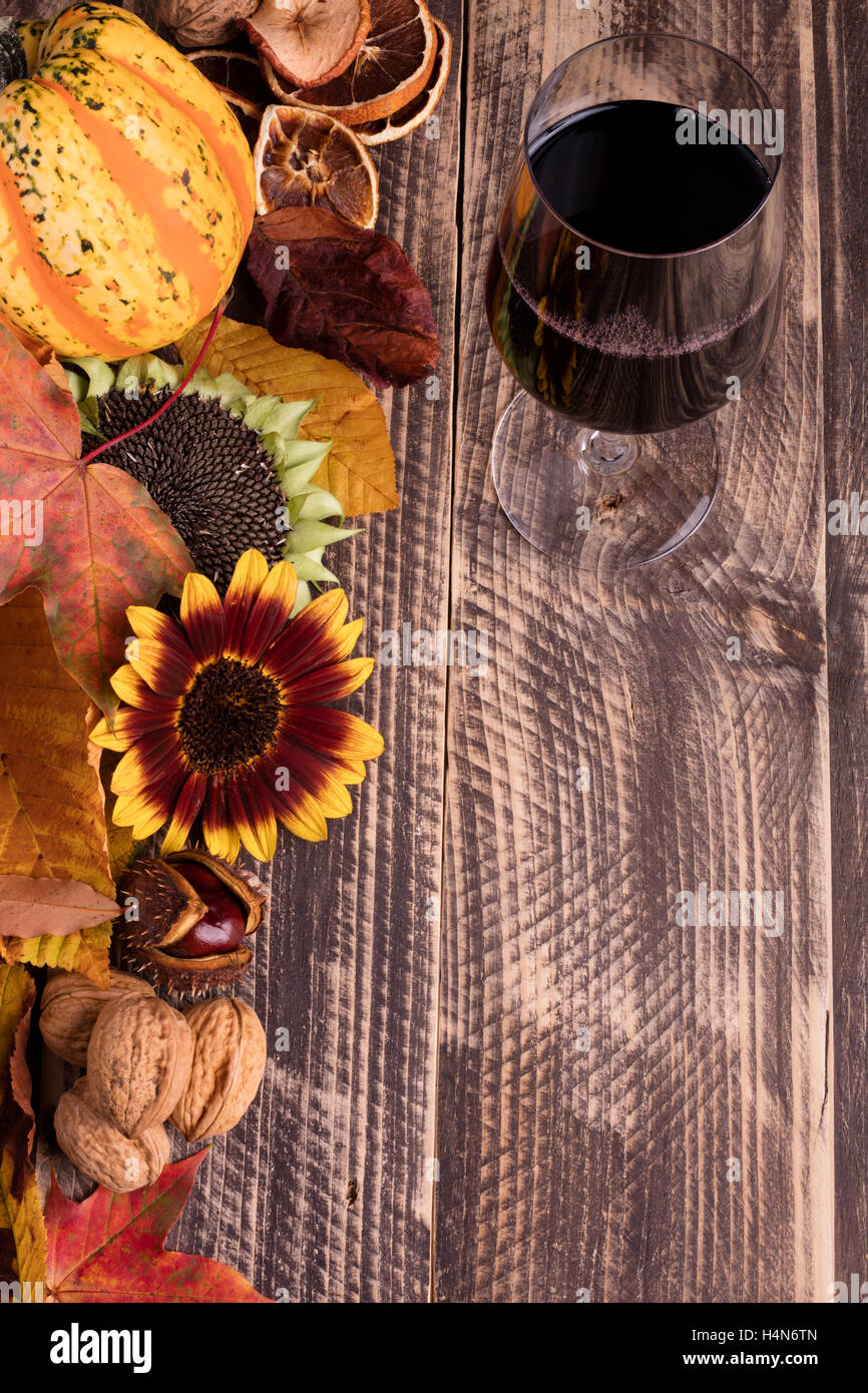 Vin Rouge Automne Automne Mauvais Temps A La Maison Concept Cocooning Confortable Photo Stock Alamy Vin Rouge Automne Automne Mauvais Temps A La Maison Concept Cocooning Confortable Photo Stock Alamy