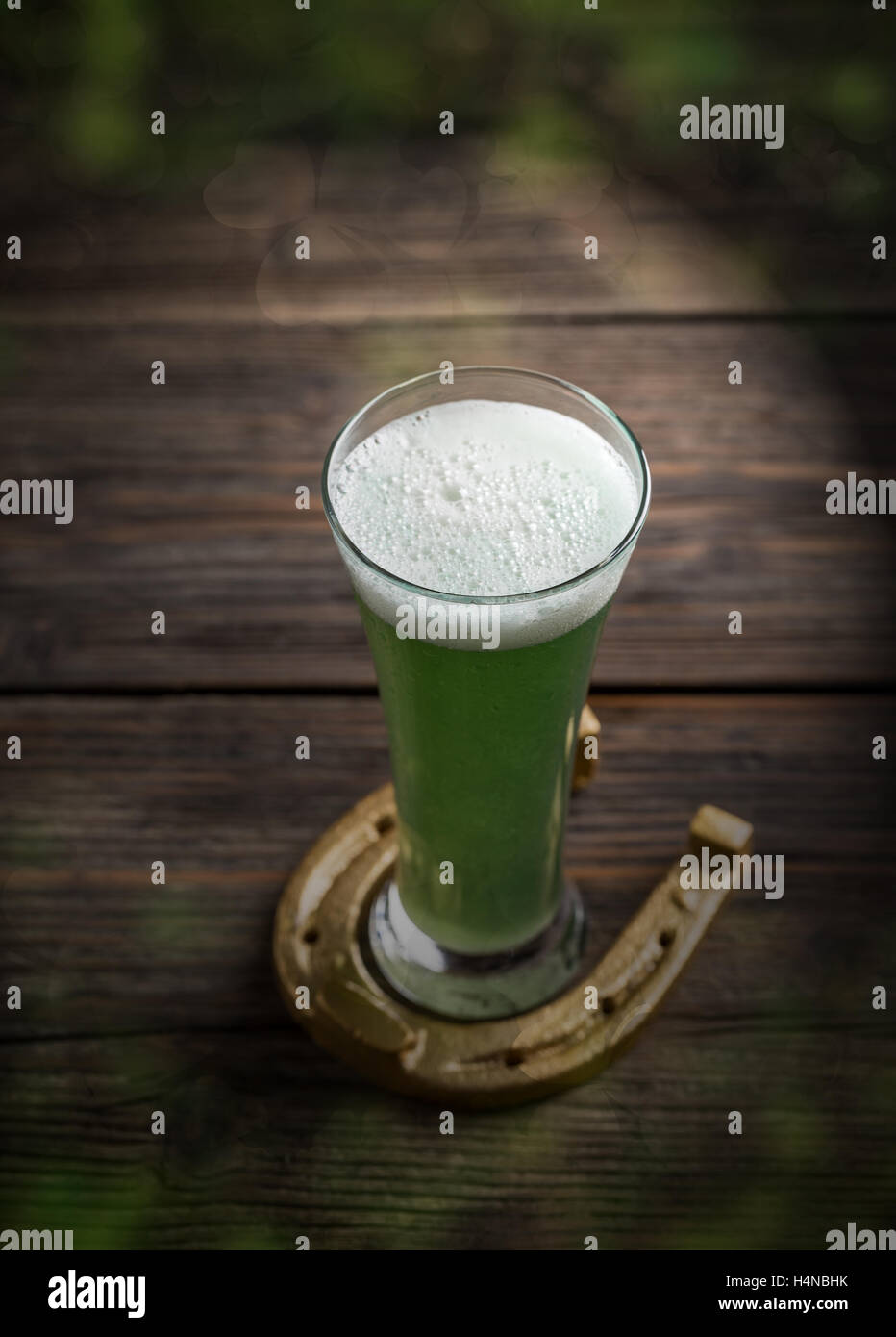 Vert froid de la bière pour la Saint Patrick Banque D'Images