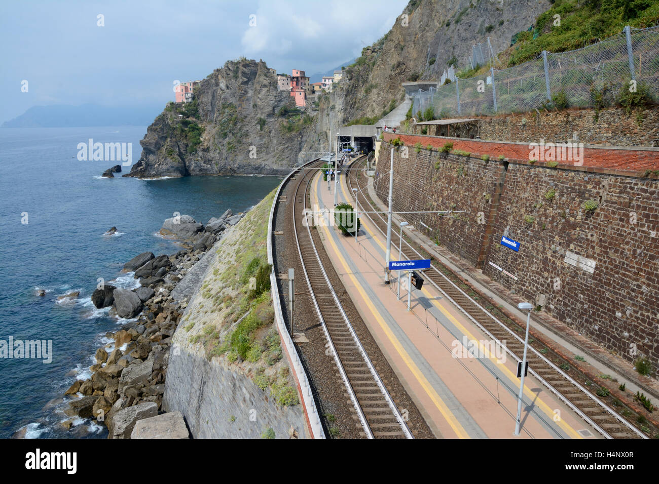 Manarola, Italie - 4 septembre 2016 : gare à Manarola city en Ligurie, Italie. L'une des cinq villes des Cinque Terre (UNESCO Banque D'Images