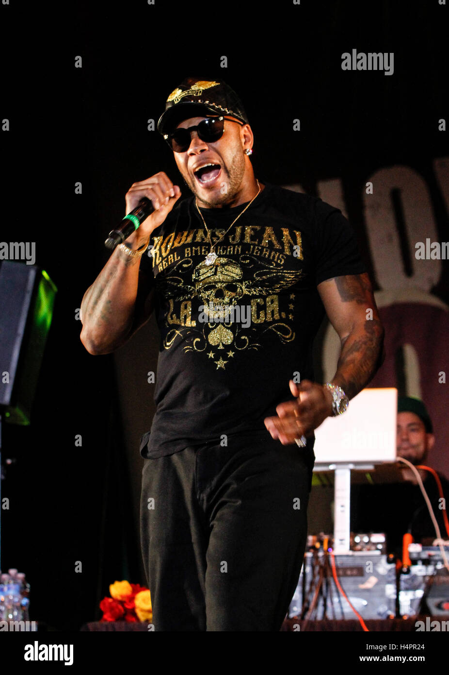 SANTA CLARA, CA- AUG 13 : Musicien Flo Rida effectuer au cours de l'été maintenant 99.7FM à Splash Calfornia Great America le 13 août 2015 à Santa Clara, Californie (photographie par Christopher Victorio pour la photo l'accès). Banque D'Images