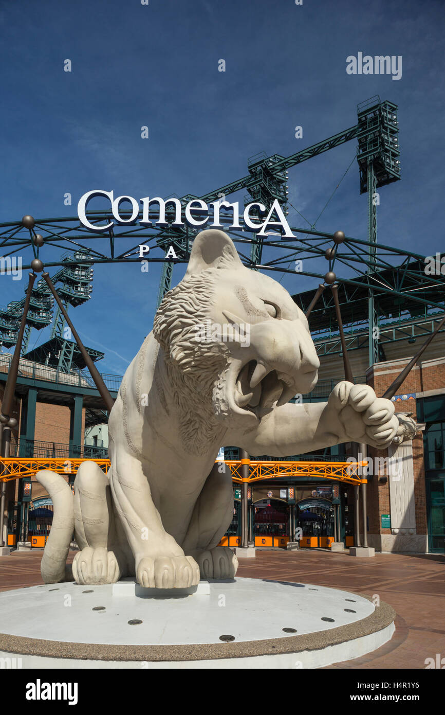 STATUE D'ENTRÉE TIGRE (©2000) MICHAEL KEROPIAN COMERICA PARK BASEBALL STADIUM DOWNTOWN DETROIT MICHIGAN USA Banque D'Images